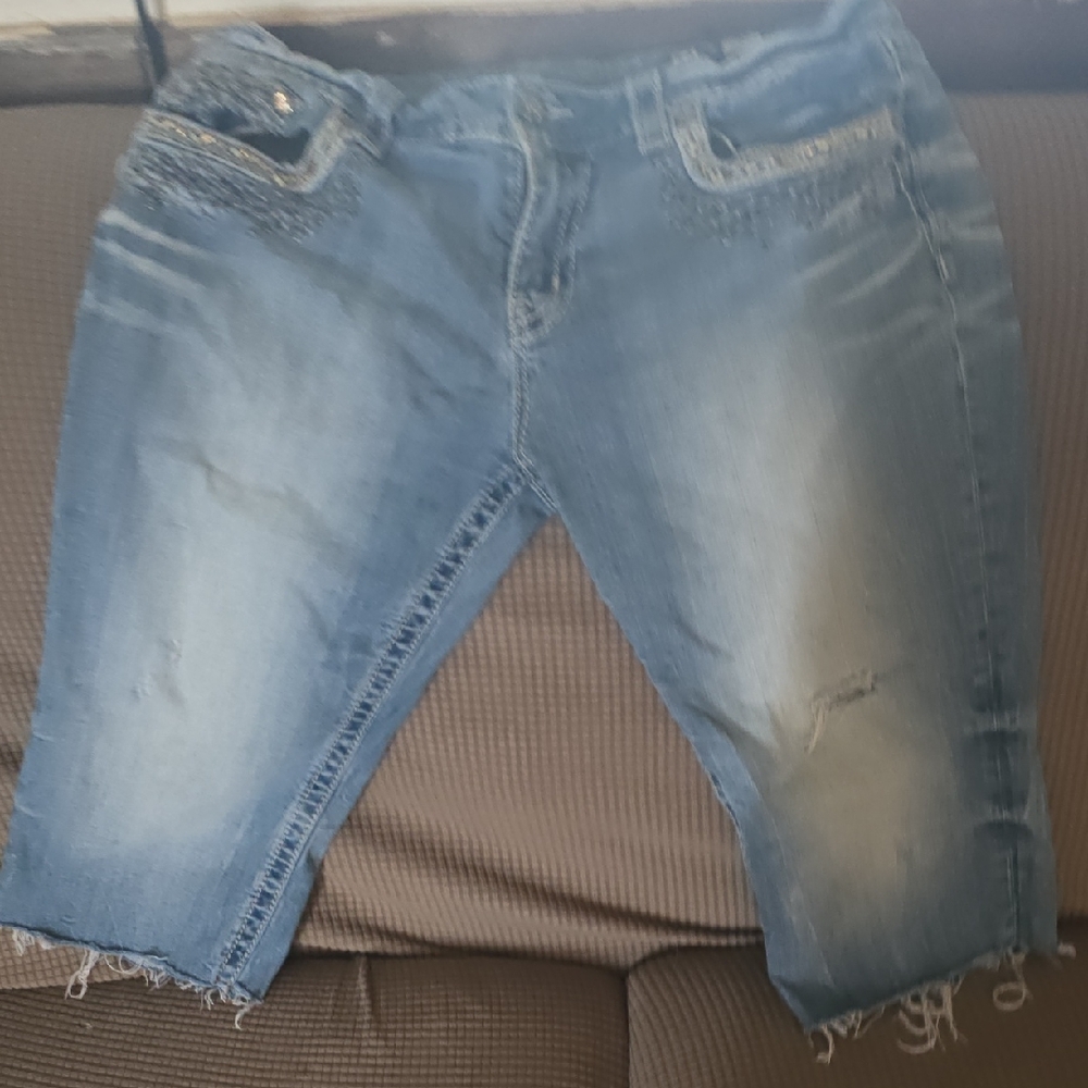 Signature Distressed Light Blue Cropped Jeans